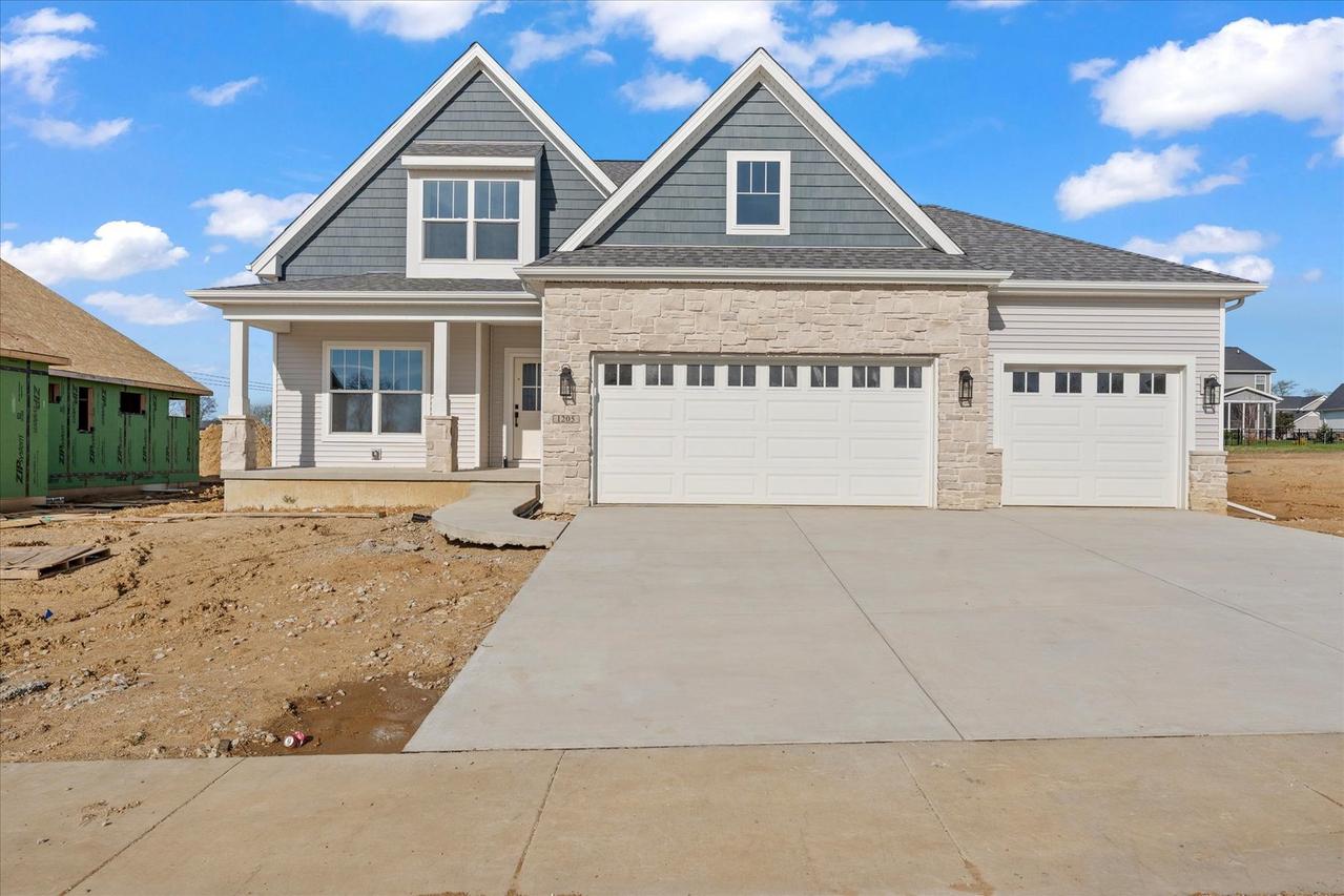 1205 Willowgrove Ln., Mahomet, IL 61853
