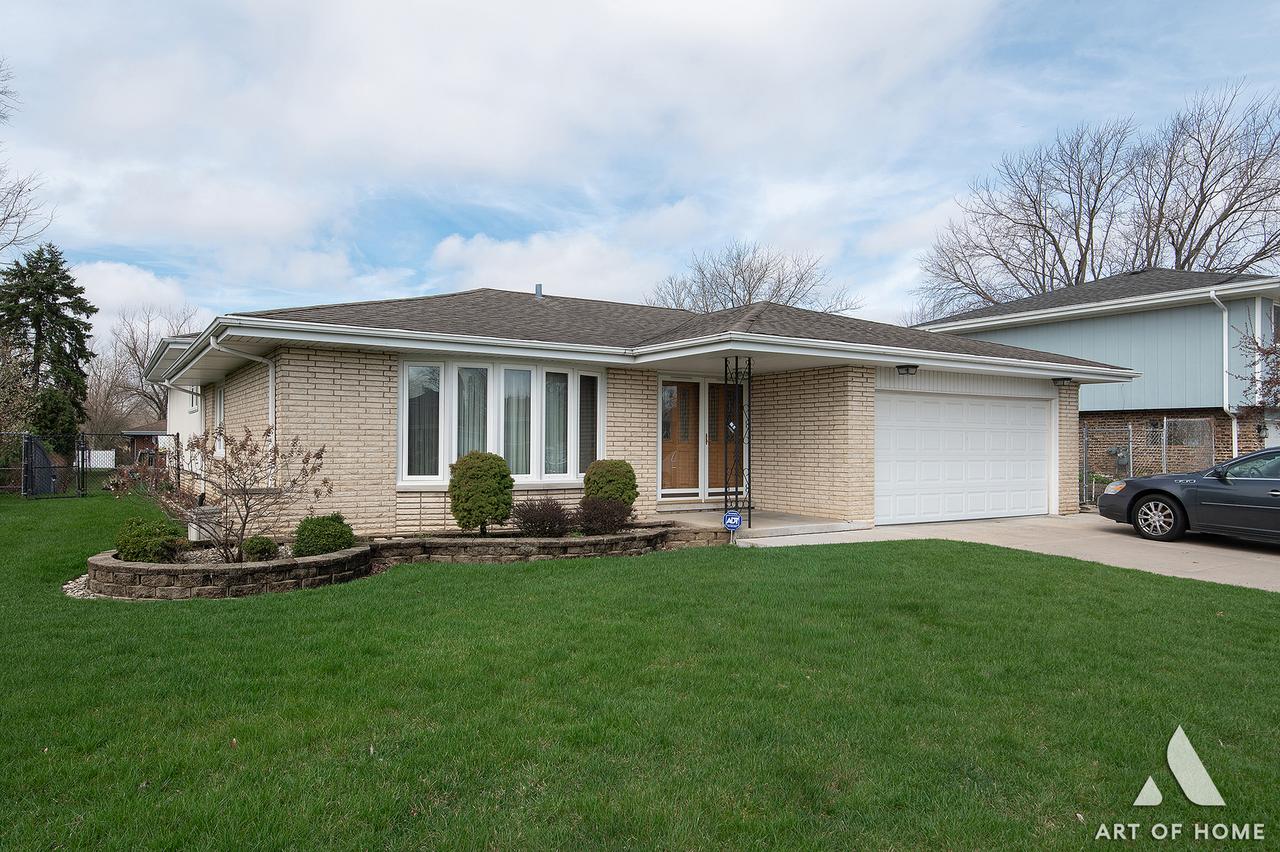 10614 S 84th Ave., Palos Hills, IL 60465