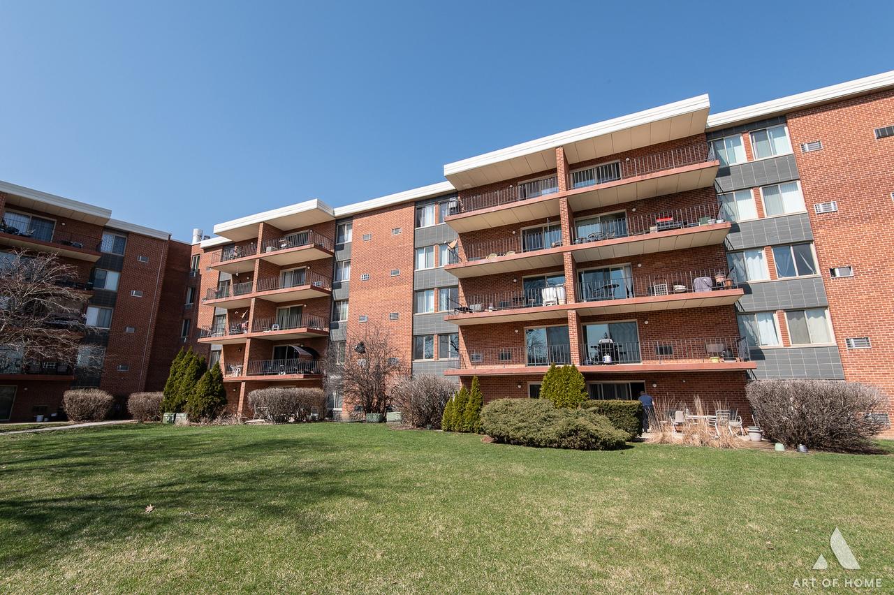 18 E Old Willow Rd. #205N, Prospect Heights, IL 60070