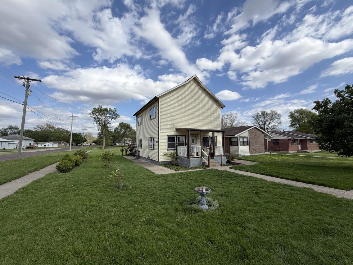 523 W 9th St., Gibson City, IL 60936