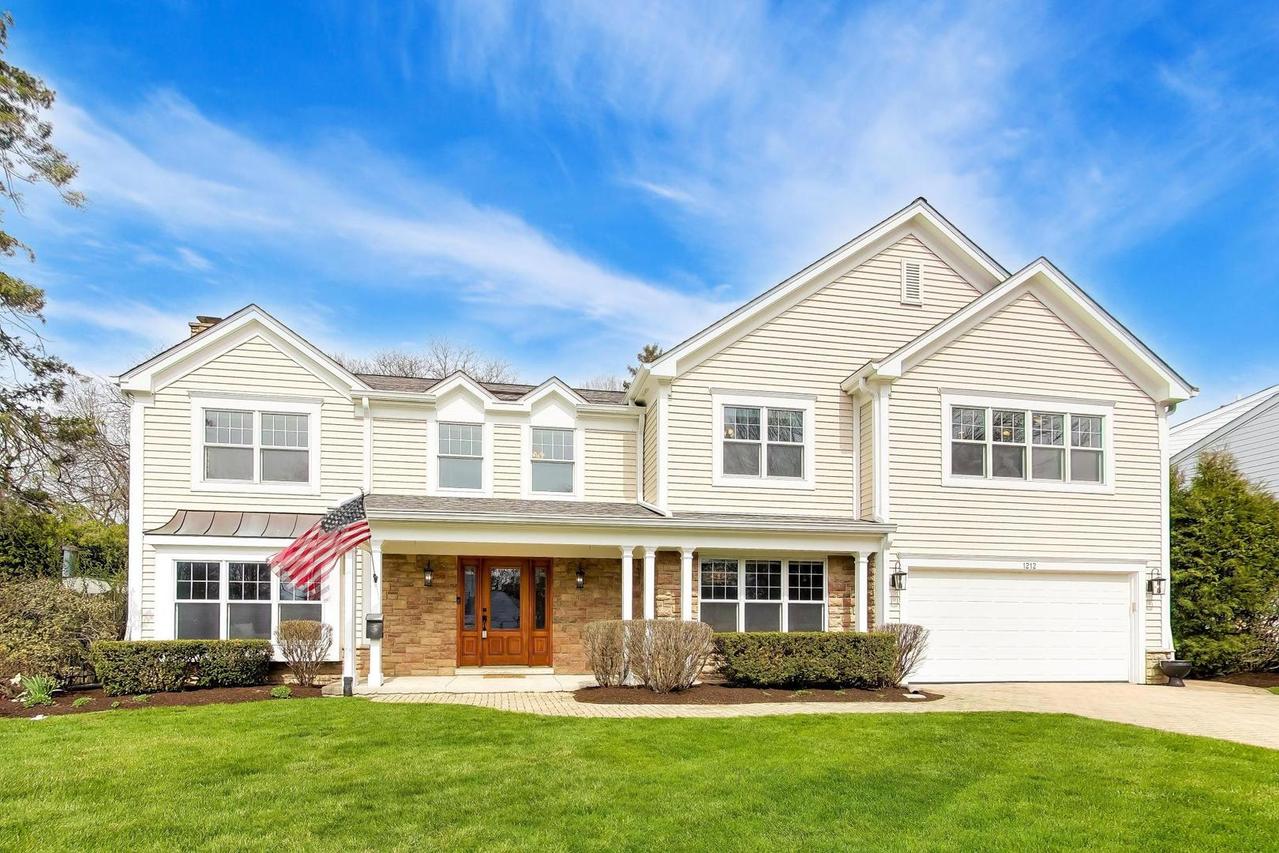 1212 W Clarendon Rd., Arlington Heights, IL 60004