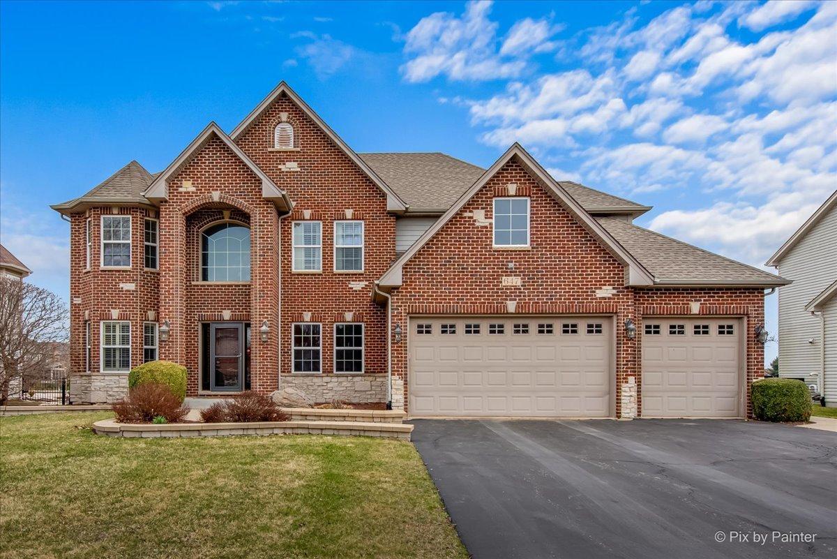 647 Bennett Dr., North Aurora, IL 60542