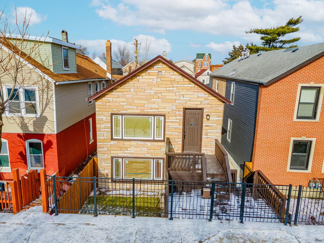 2226 W 24th St., Chicago, IL 60608