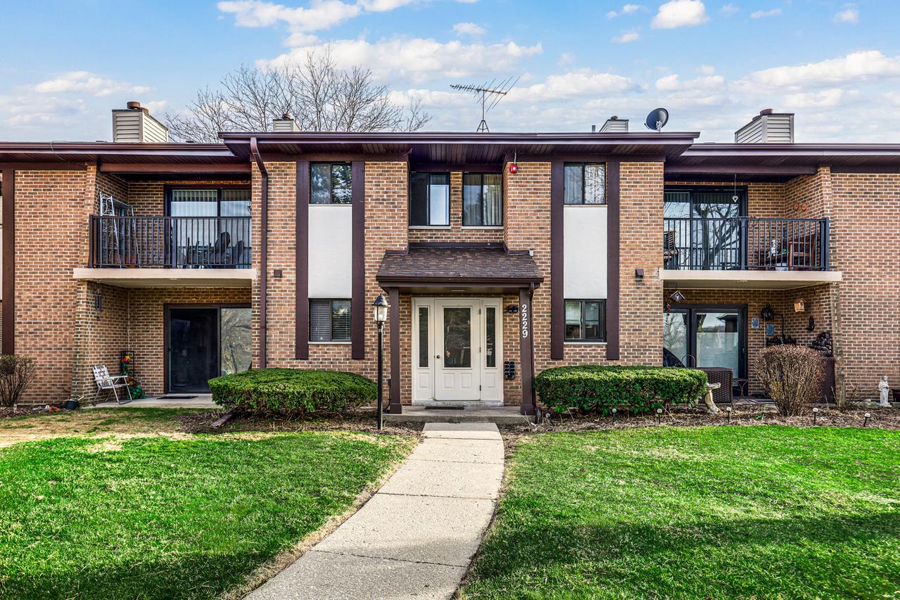 2229 Wharf Dr. #1108, Woodridge, IL 60517