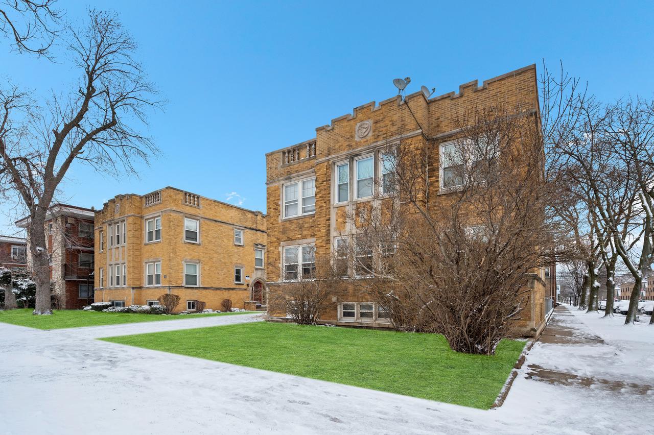 4209 N Keystone Ave. #2W, Chicago, IL 60641