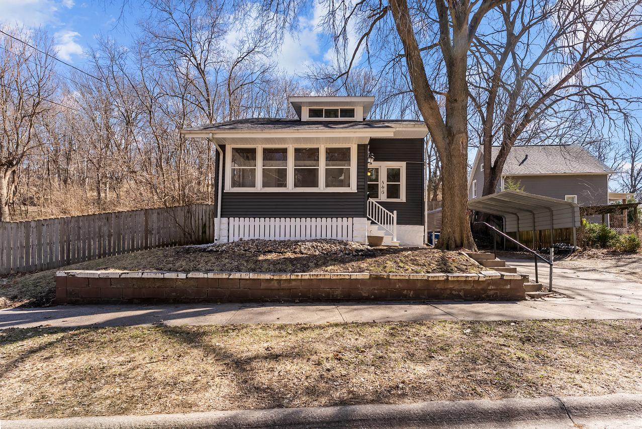 846 27th St., Moline, IL 61265