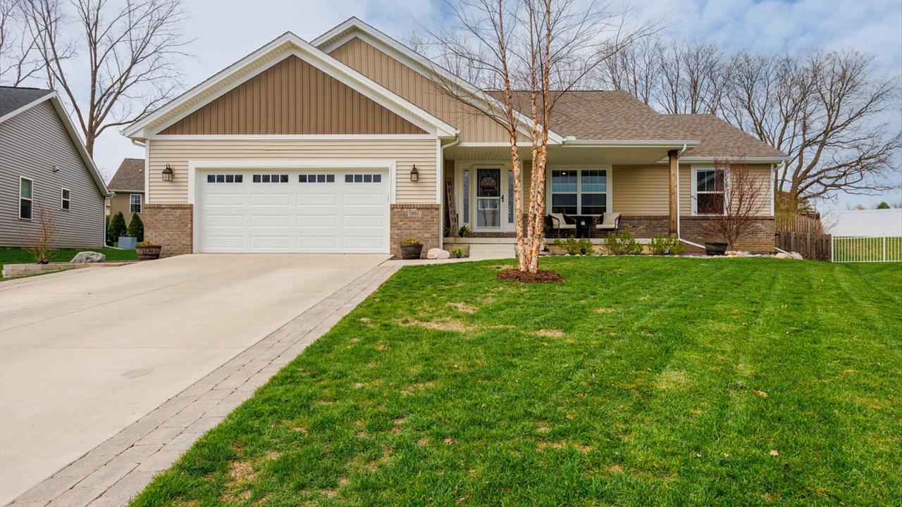 1001 Bach Dr., Bloomington, IL 61704