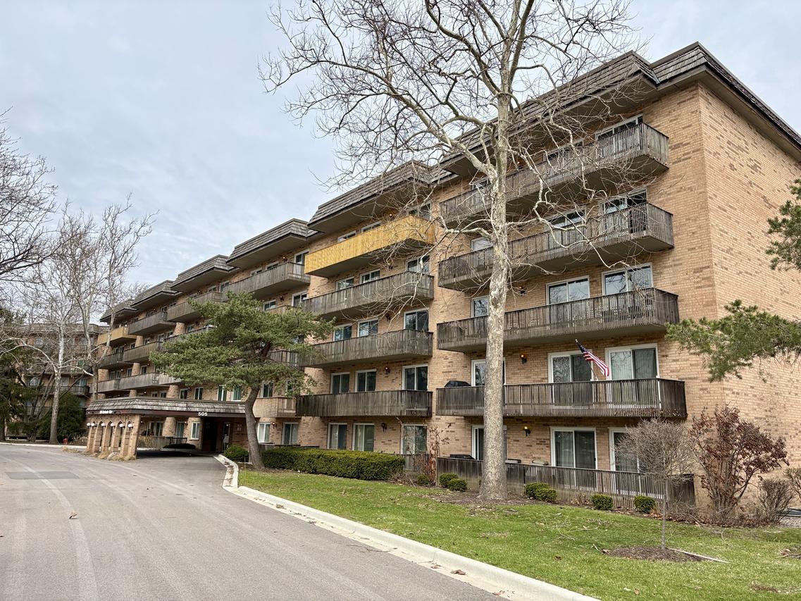 505 Redondo Dr. #407, Downers Grove, IL 60516