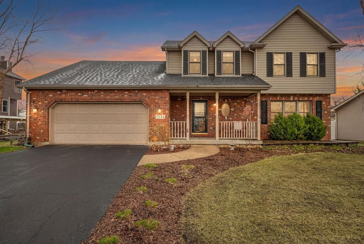 1334 Walsh Dr., Yorkville, IL 60560