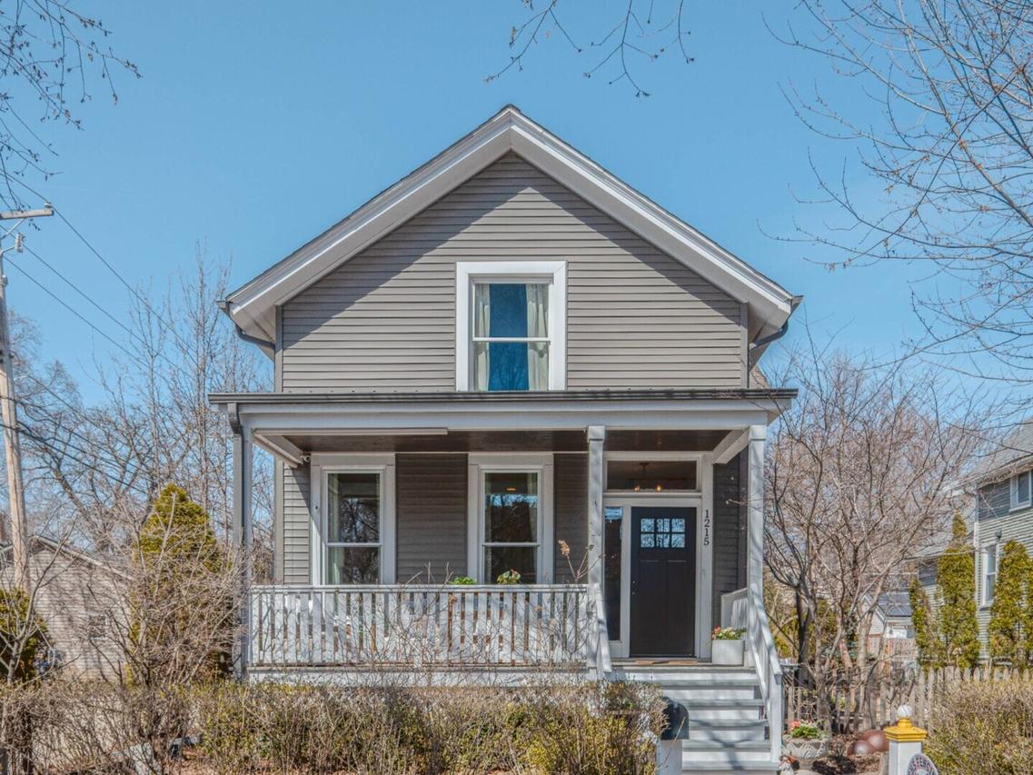 1215 Washington St., Evanston, IL 60202