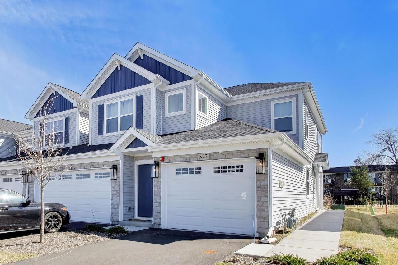 377 Masters Dr., Addison, IL 60101
