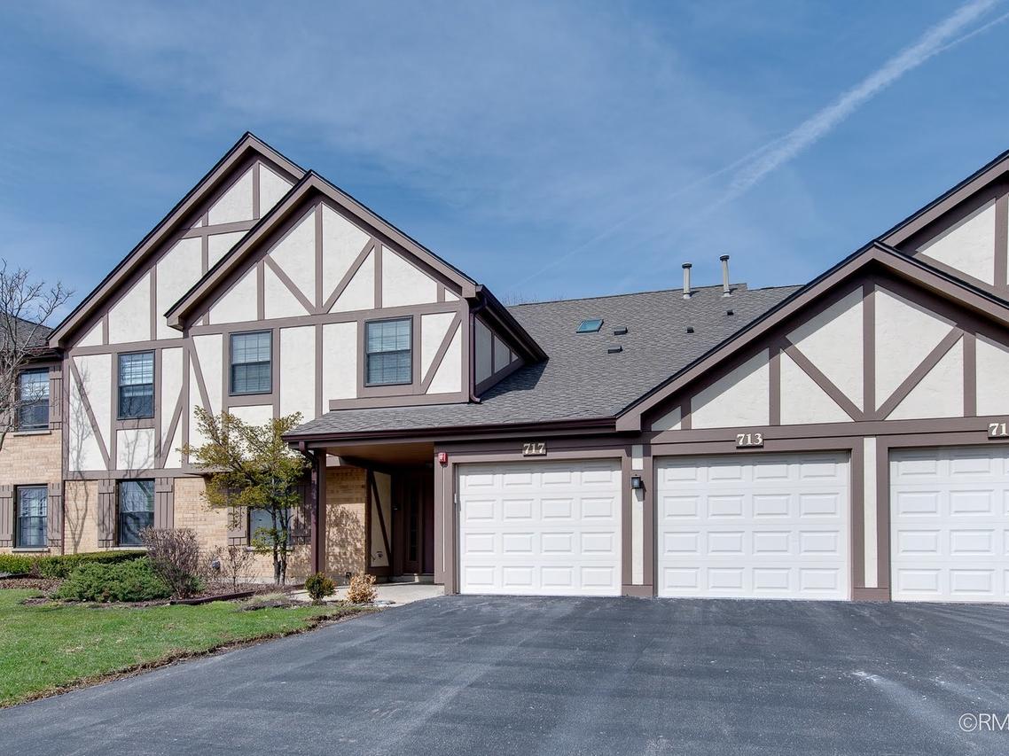 715 Elizabeth Dr. #24, Wood Dale, IL 60191