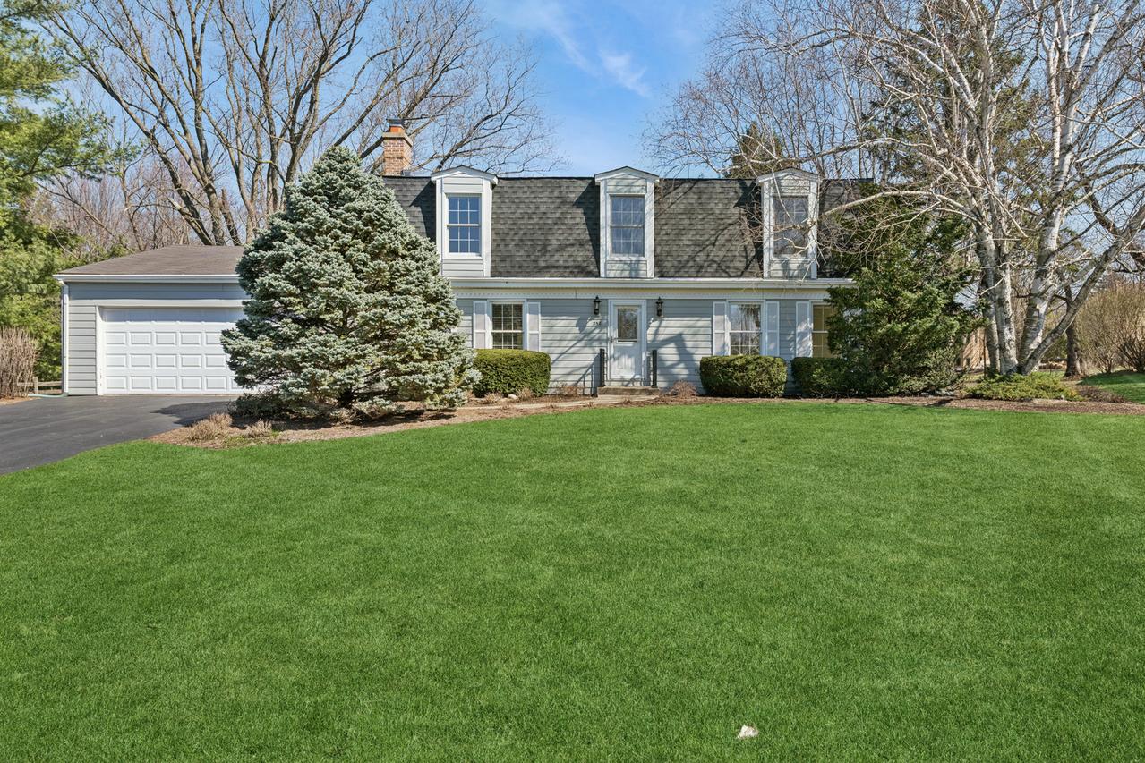 258 Stonegate Rd., Trout Valley, IL 60013