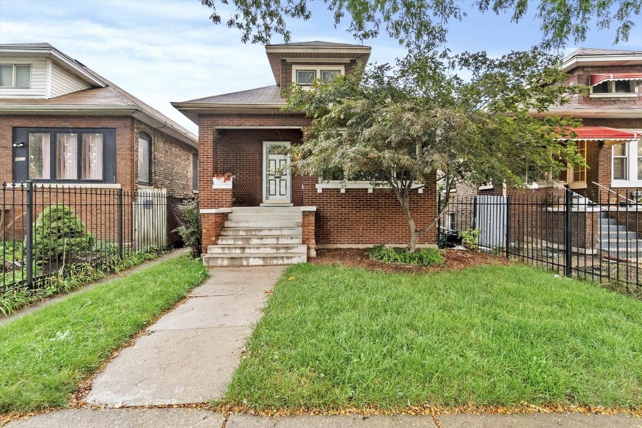 4820 W Haddon Ave., Chicago, IL 60651