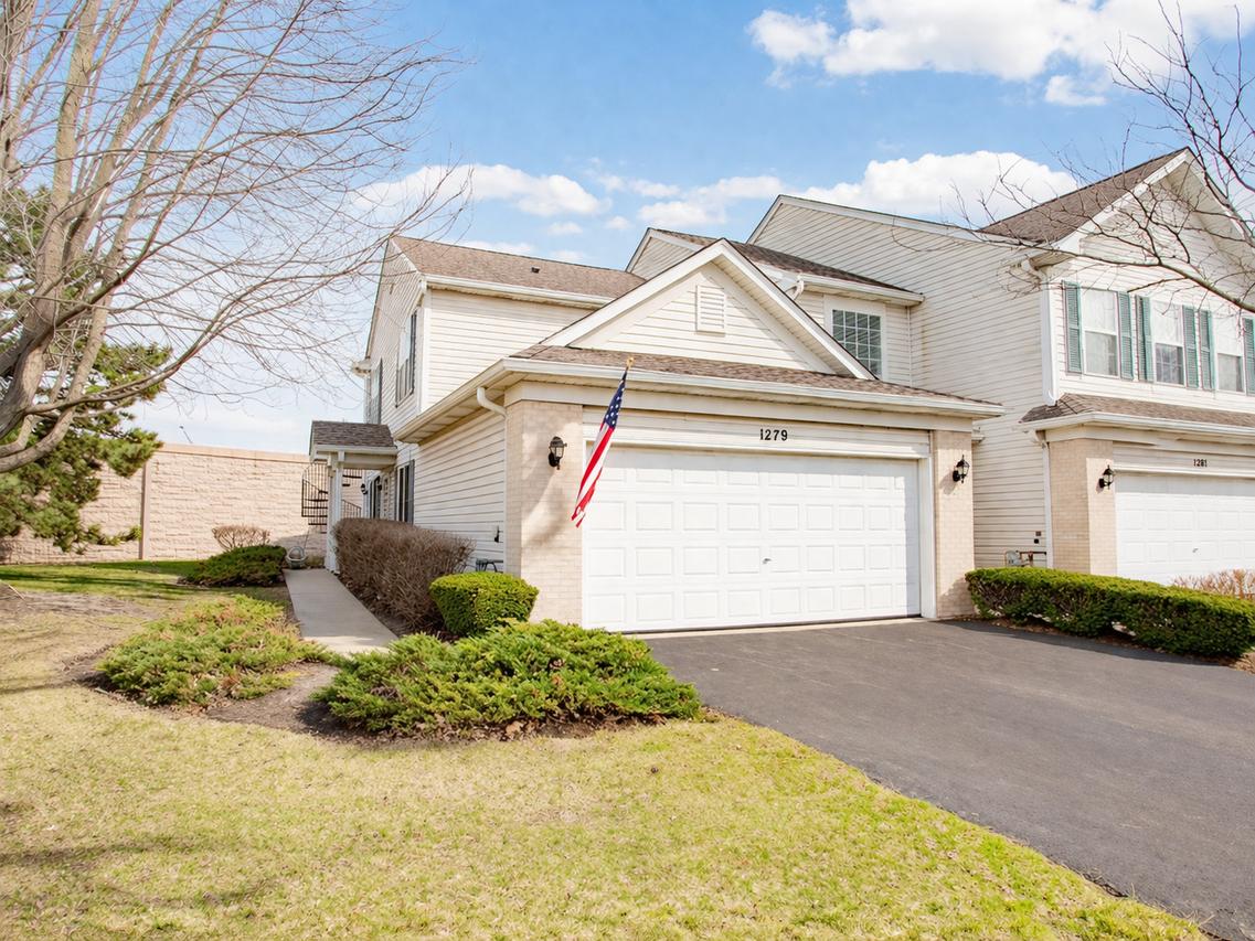 1279 Merrimack Ct., Crystal Lake, IL 60014