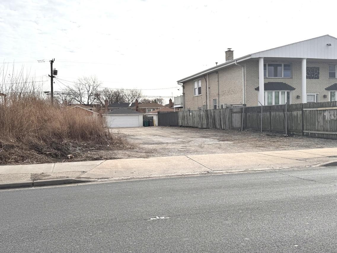 4825 S Central Ave., Stickney, IL 60638