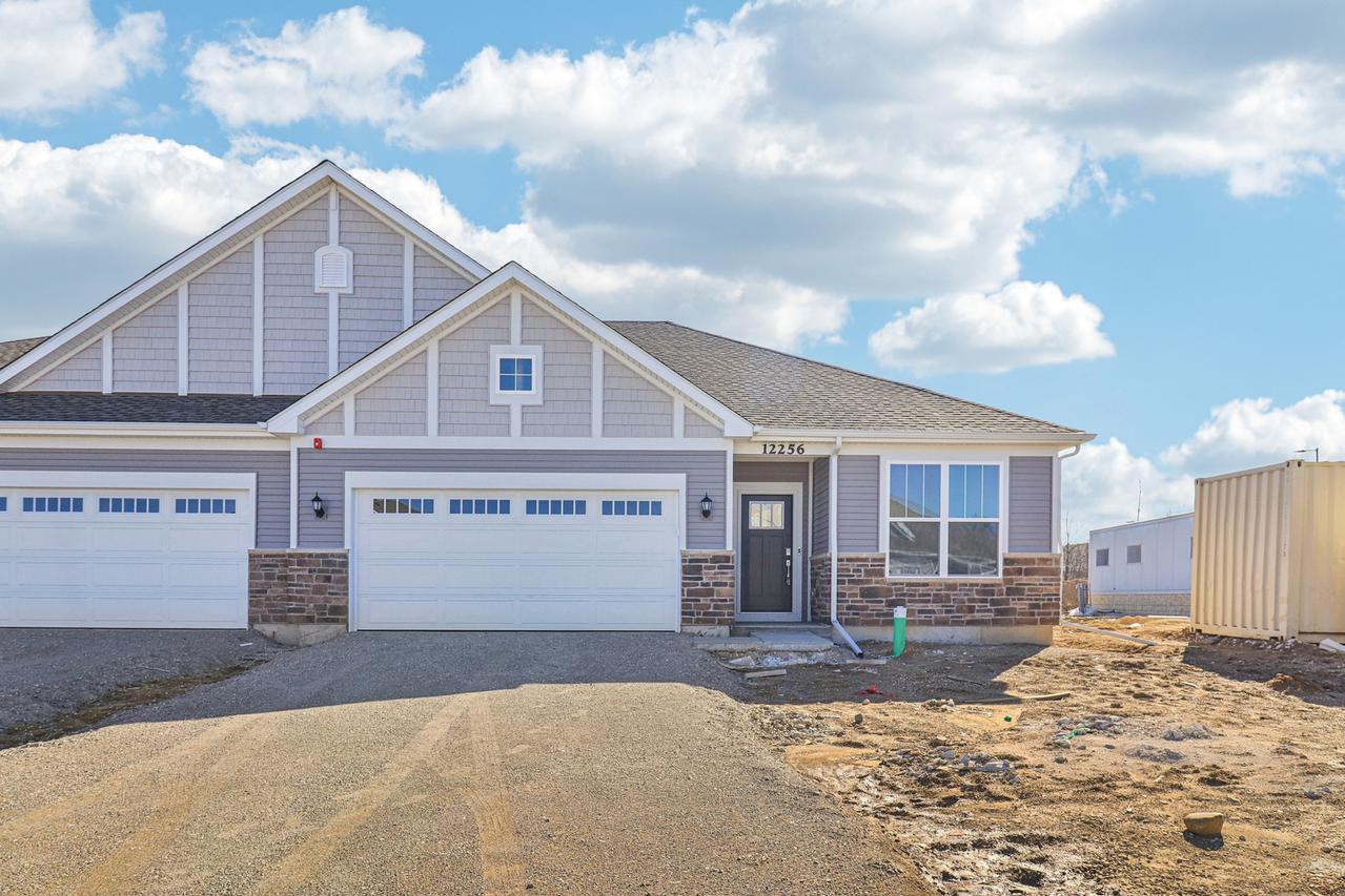 12256 Barcroft Cir., Huntley, IL 60142