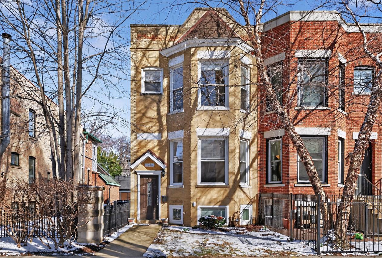 1926 W Oakdale Ave., Chicago, IL 60657