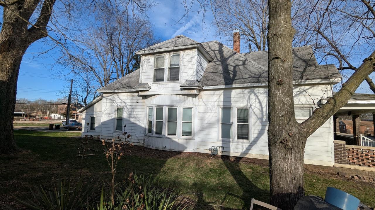 108 W Vine St., Champaign, IL 61820