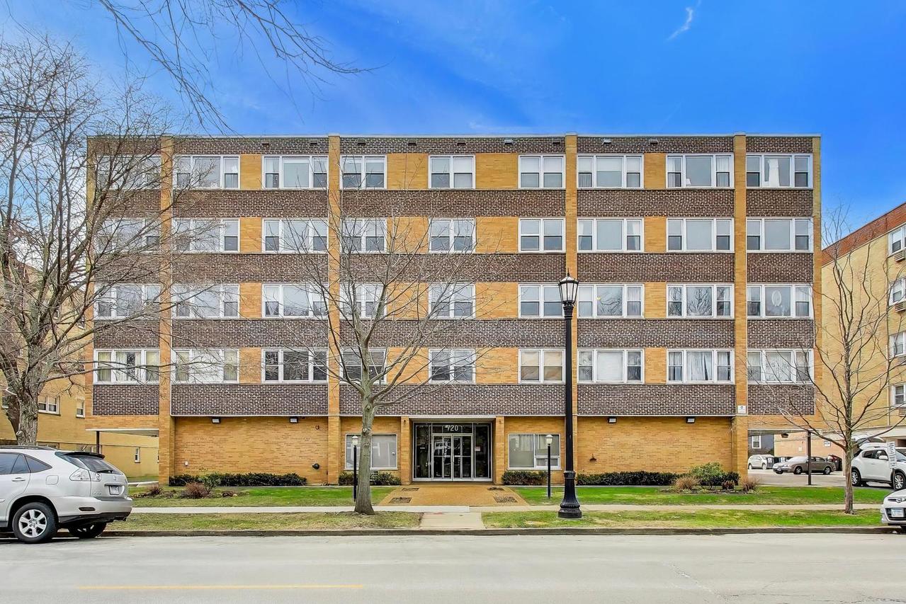 720 Oakton St. #3B, Evanston, IL 60202