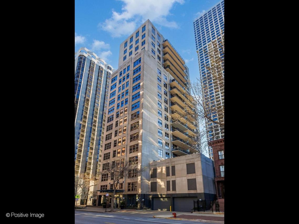 1035 N Dearborn St. #19, Chicago, IL 60610