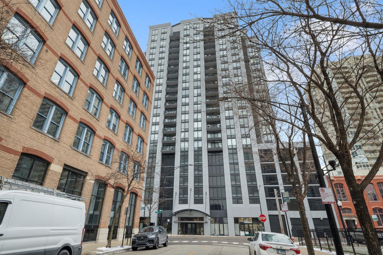 435 W Erie St. #2204, Chicago, IL 60654