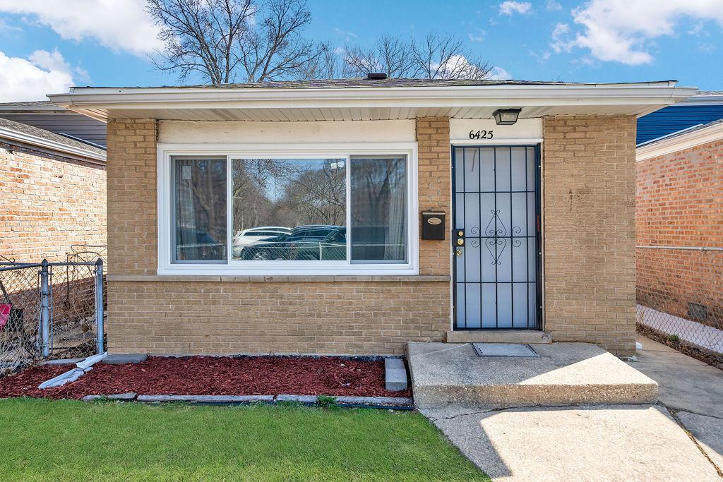 [Address Hidden by Seller], Chicago, IL 60609