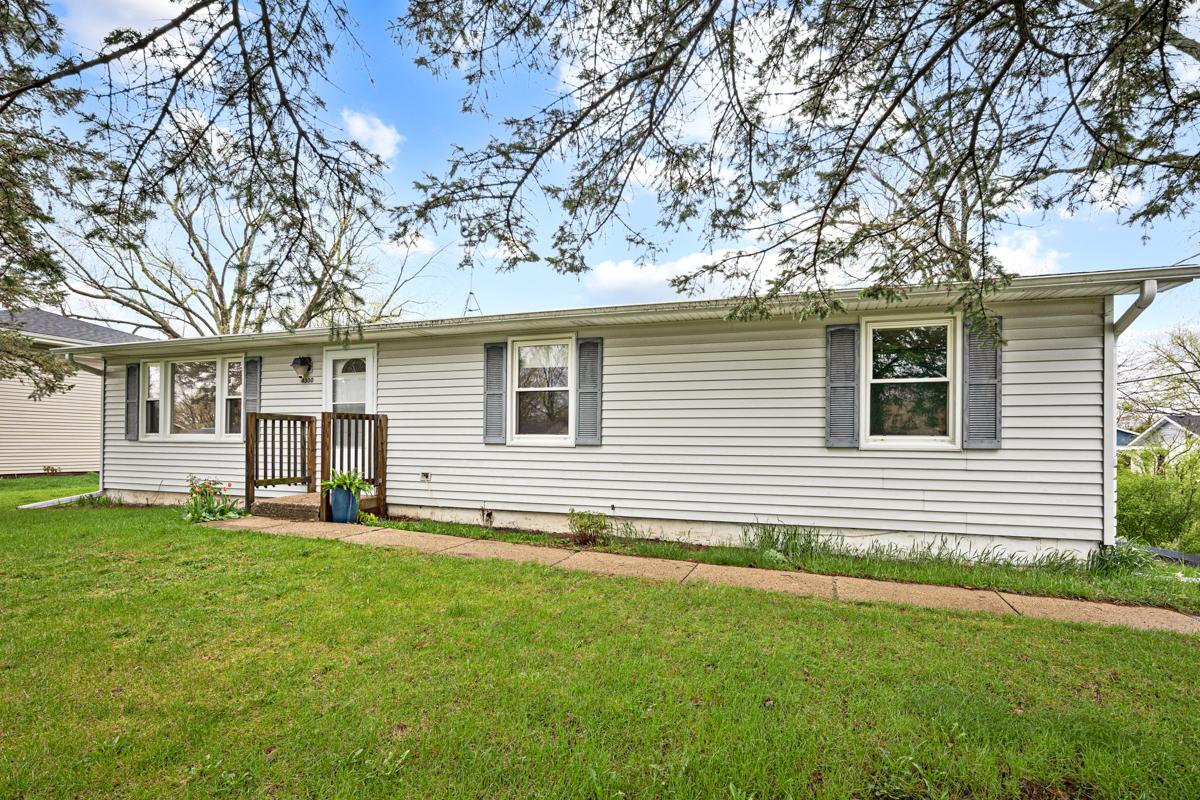 4300 Parkway Ave., Mchenry, IL 60050