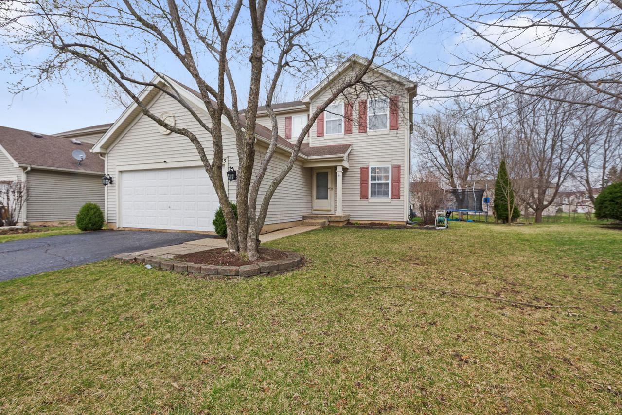 75 Woodland Park Cir., Gilberts, IL 60136