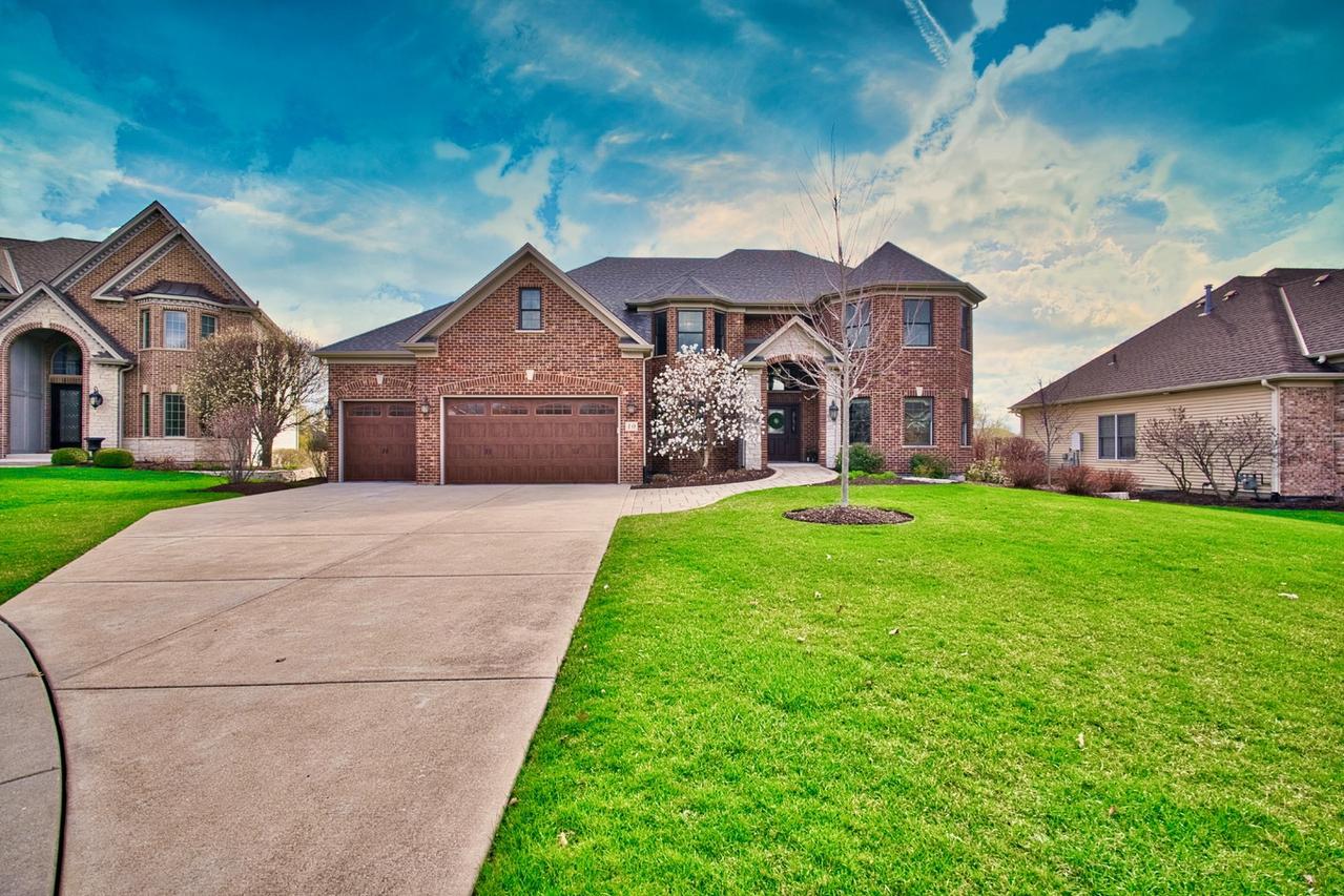 10 Raes Creek Ct., Bolingbrook, IL 60490