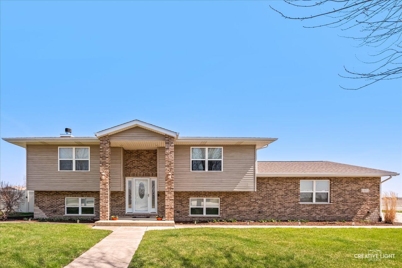 1075 S Illinois St., Coal City, IL 60416