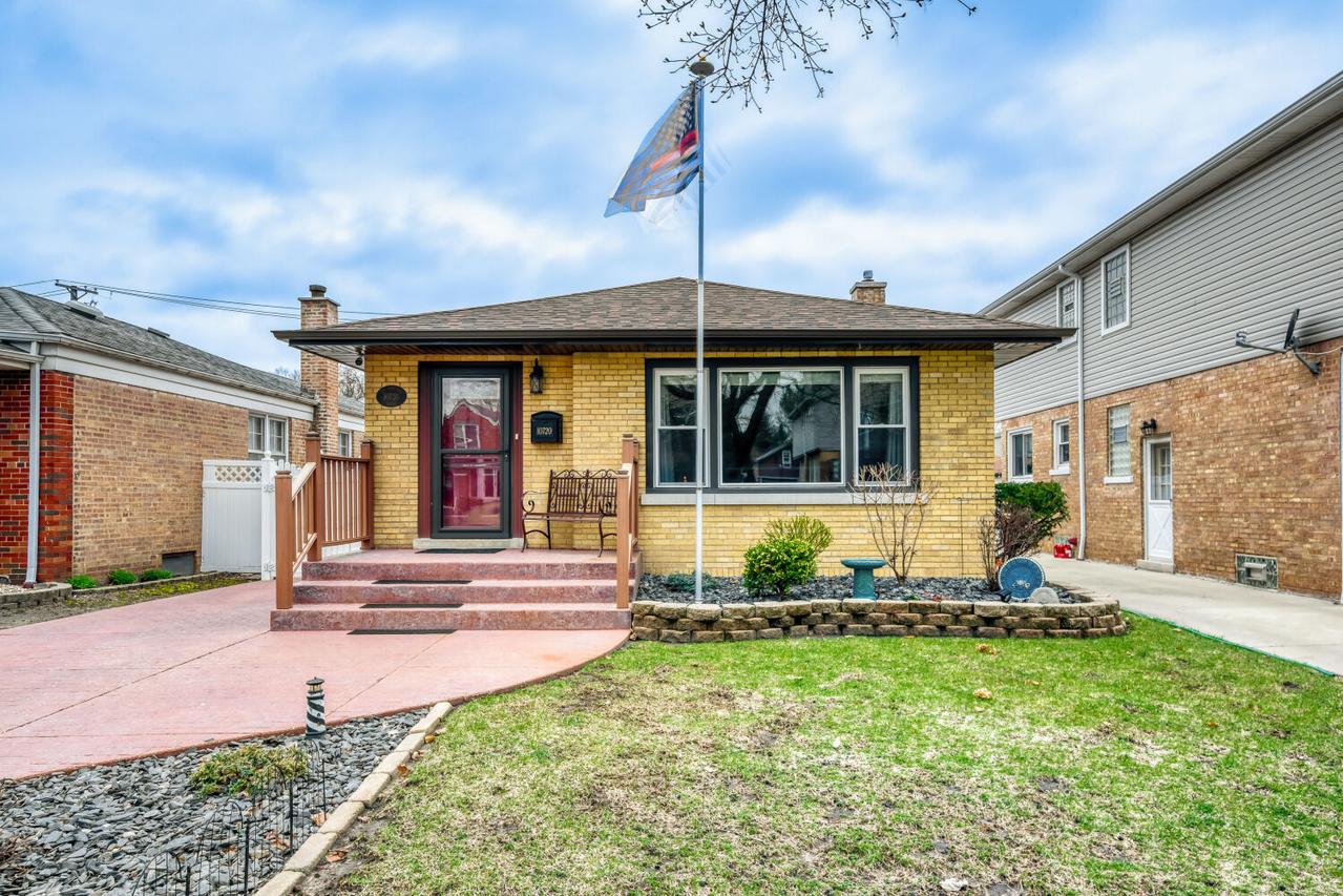 [Address Hidden by Seller], Chicago, IL 60655