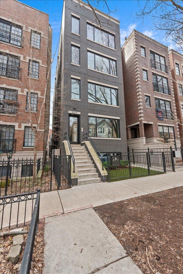 825 W Buckingham Pl. #3, Chicago, IL 60657