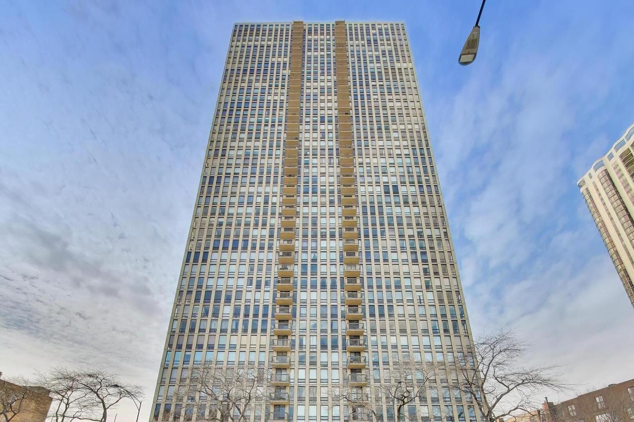 1660 N La Salle Dr. #3605, Chicago, IL 60614