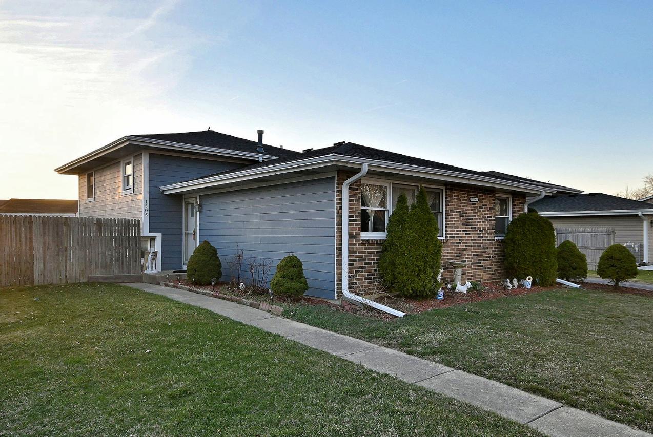 1506 Liberty Dr., Glendale Heights, IL 60139
