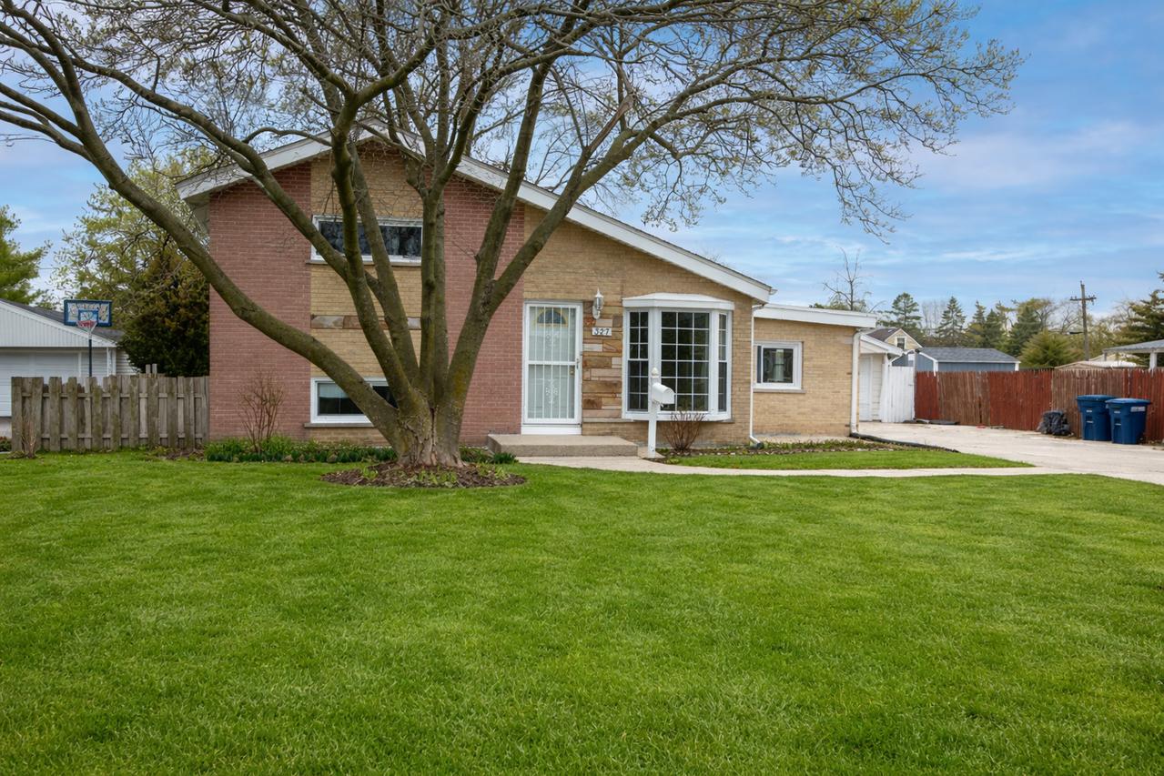 327 Morse Dr., Northlake, IL 60164