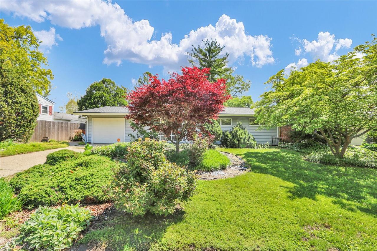 1302 Briarwood Dr., Champaign, IL 61821
