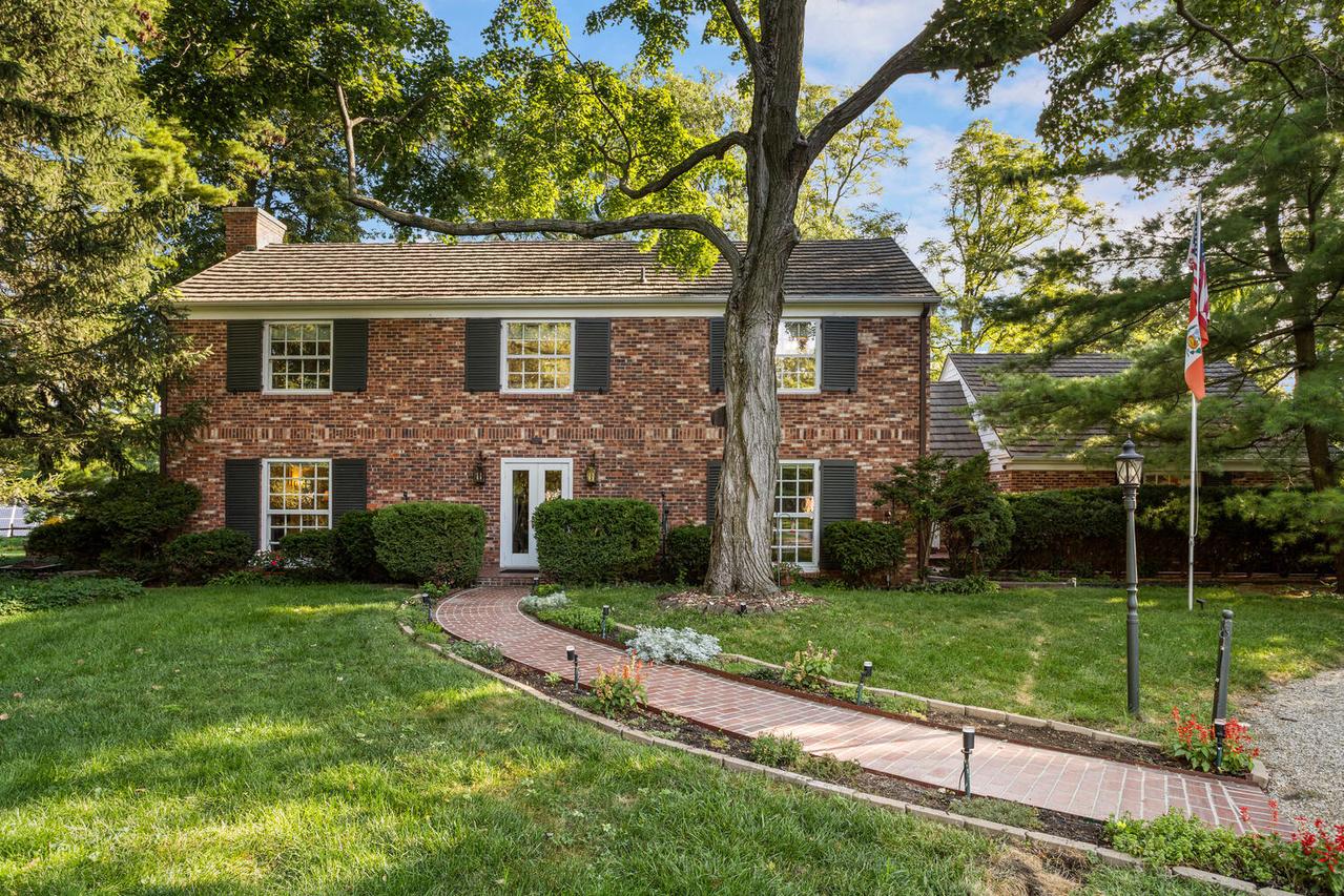 812 Dodds Dr., Champaign, IL 61820