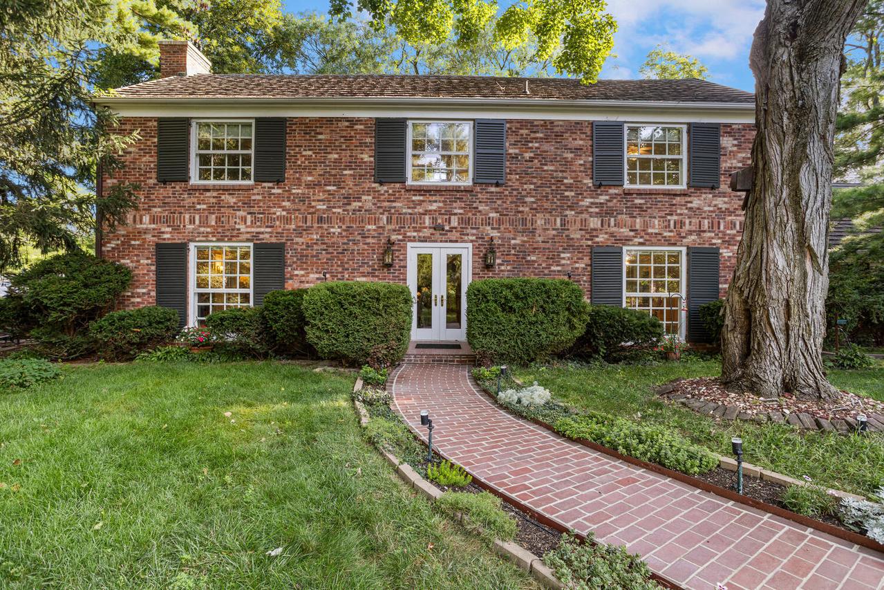 812 Dodds Dr., Champaign, IL 61820