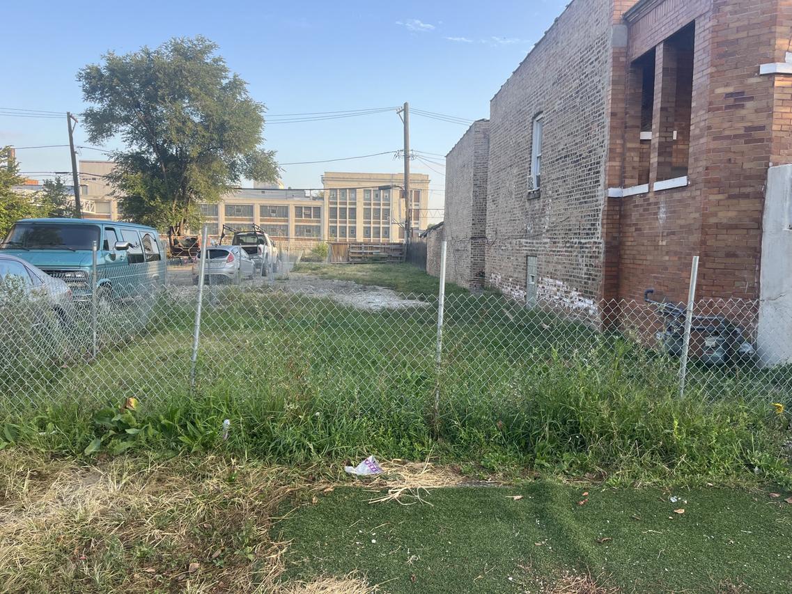 4004 W Grenshaw St., Chicago, IL 60624