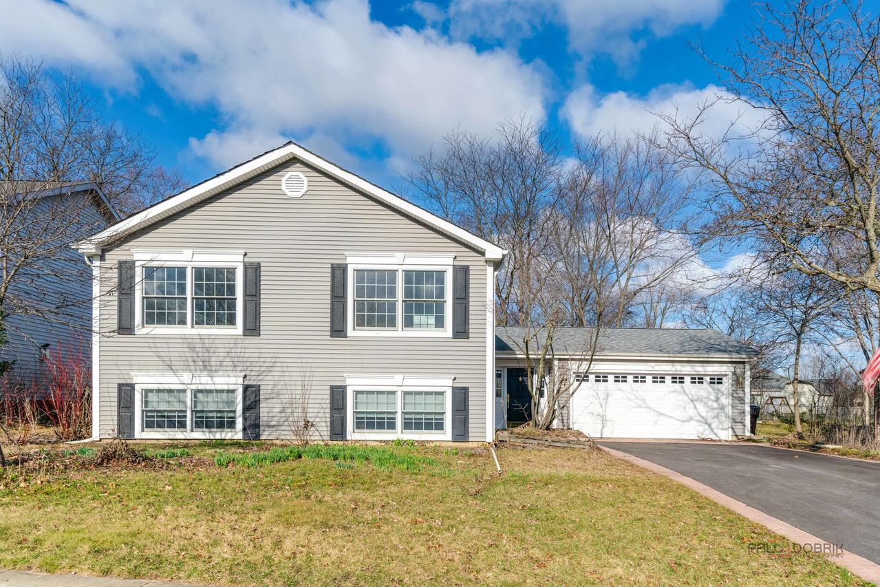 765 Old Mill Grove Rd., Lake Zurich, IL 60047