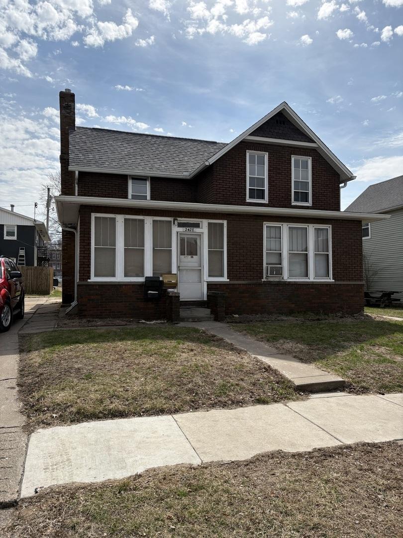 2428 5th Ave., Moline, IL 61265