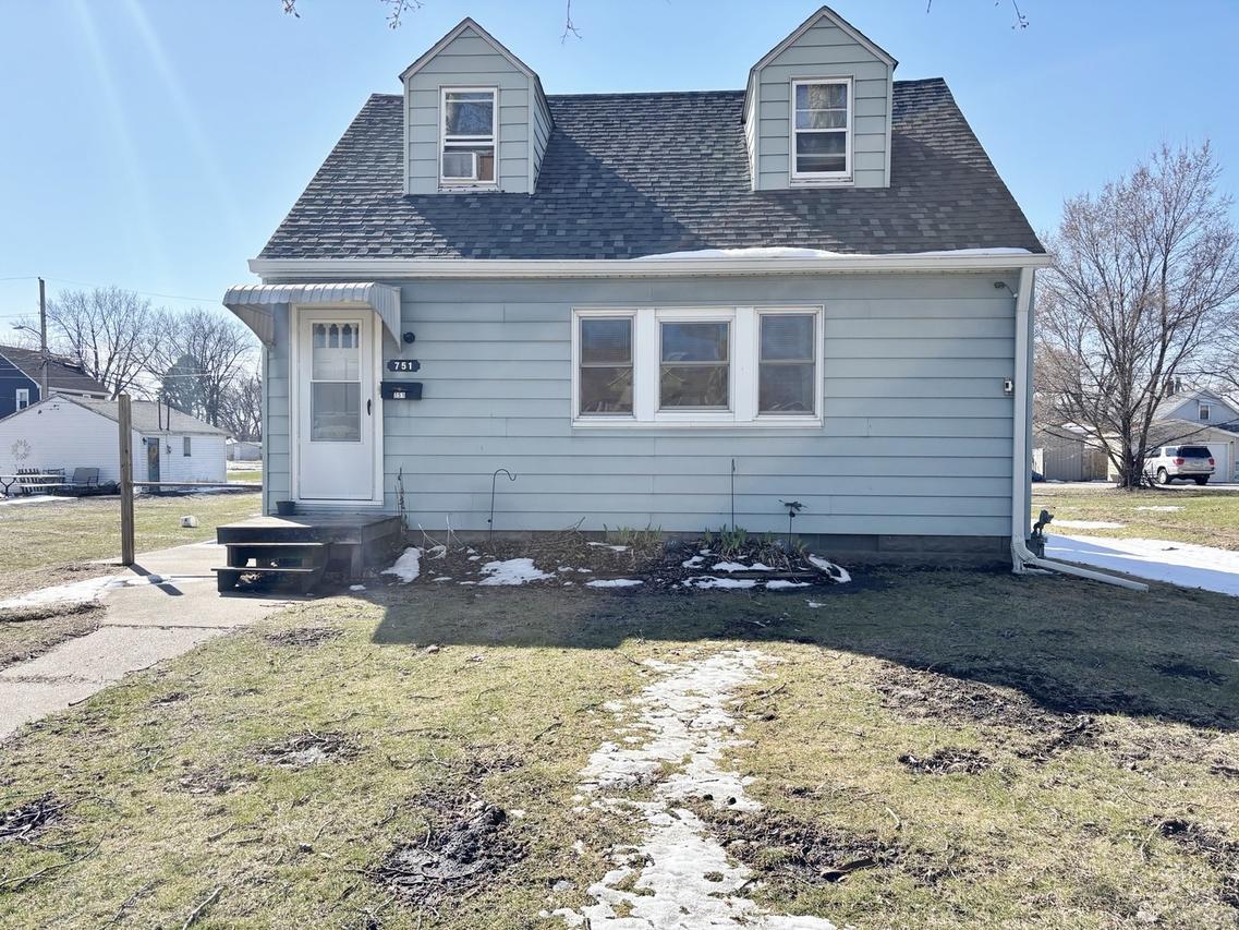 751 21st St., East Moline, IL 61244