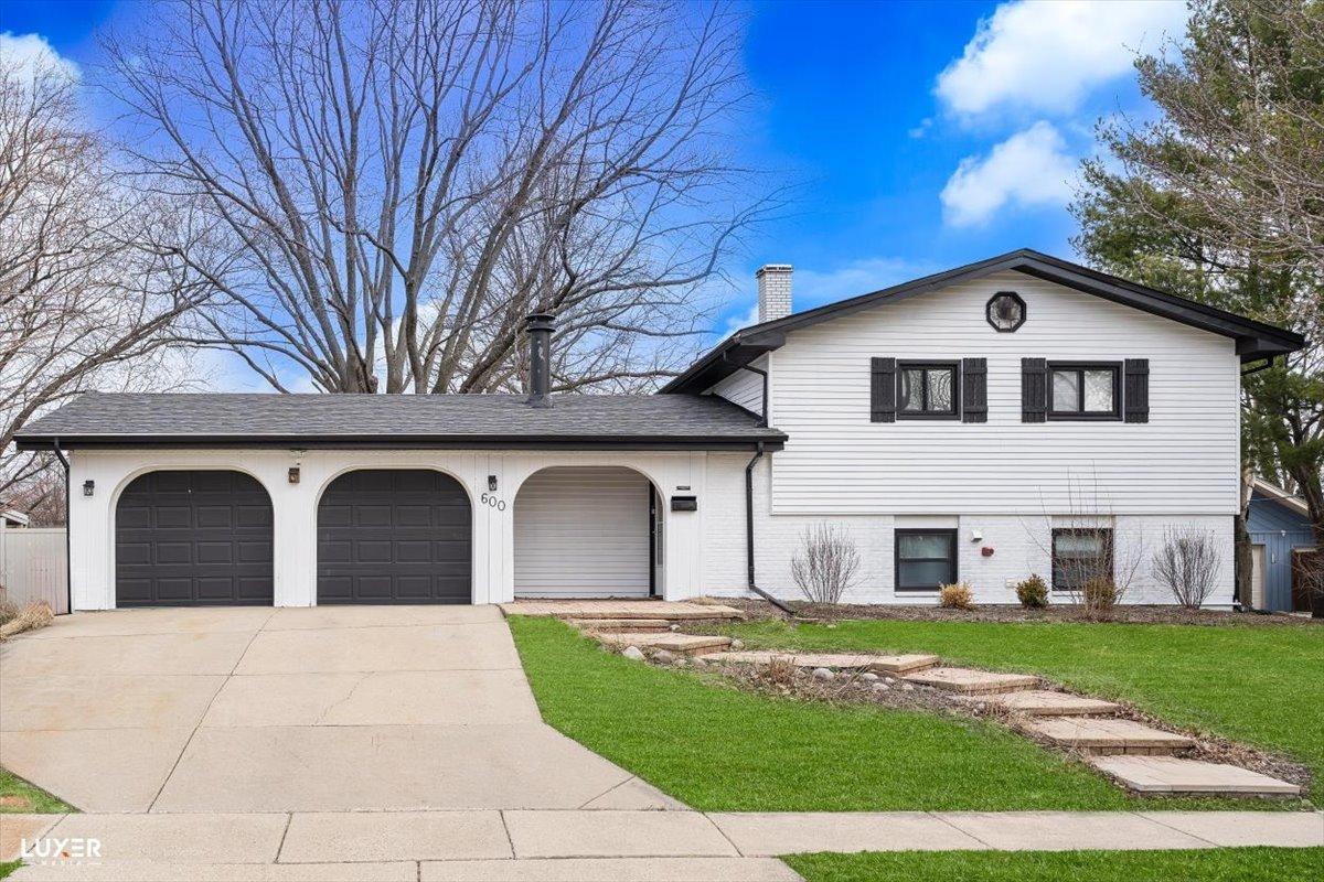 600 Baxter Ln., Hoffman Estates, IL 60169