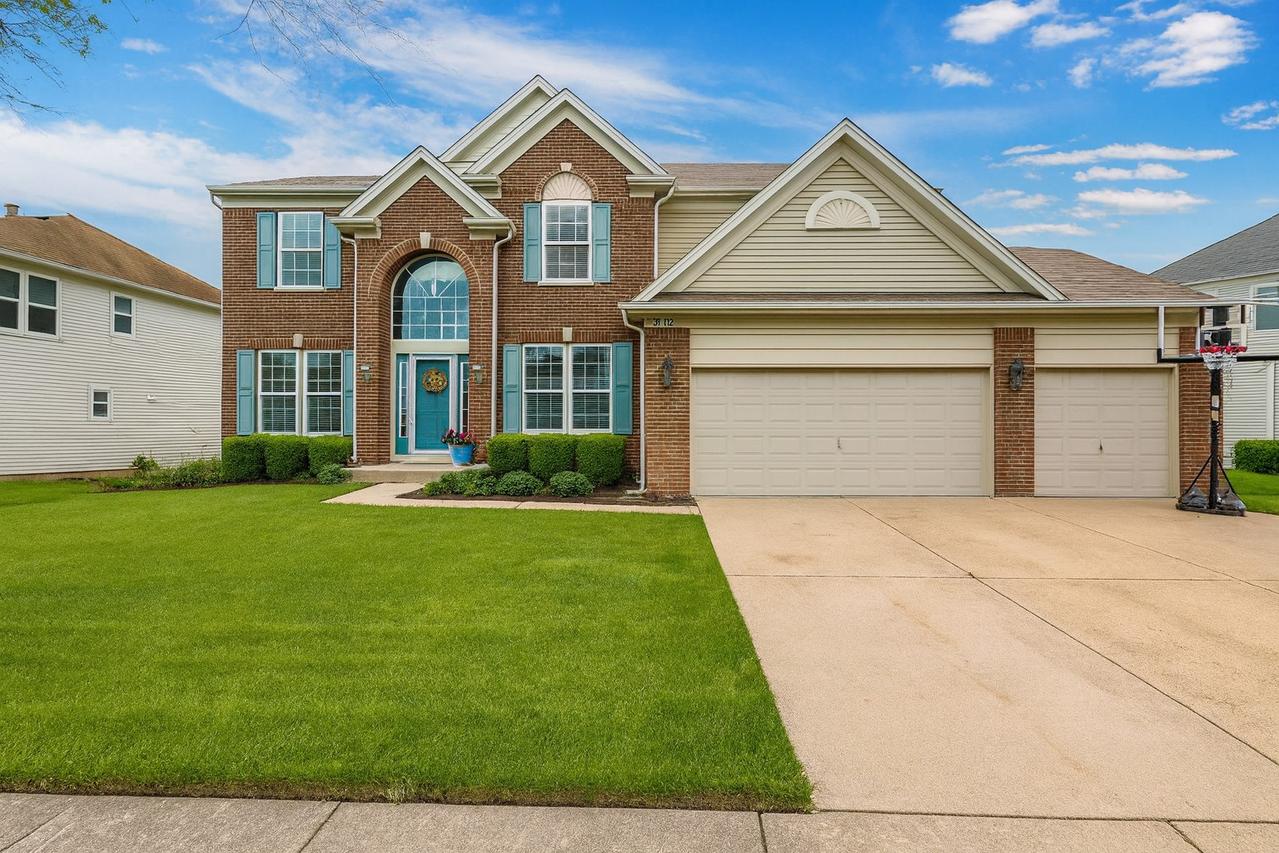 908 Blue Ridge Dr., Streamwood, IL 60107