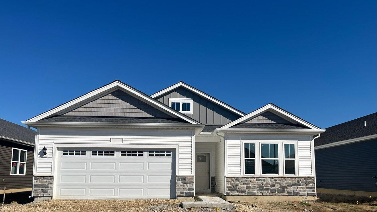 2523 Skye Dr., Pingree Grove, IL 60140