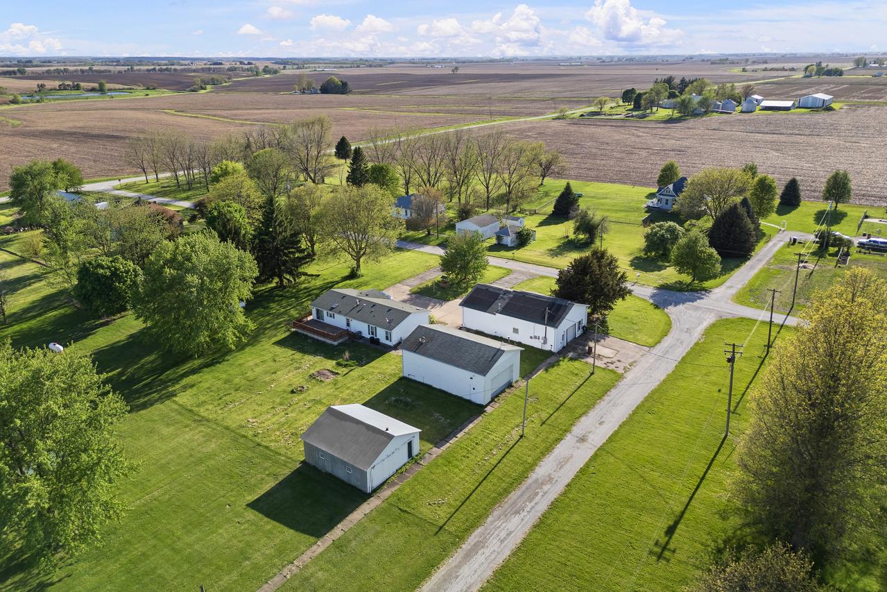 409 233rd St., Aledo, IL 61231