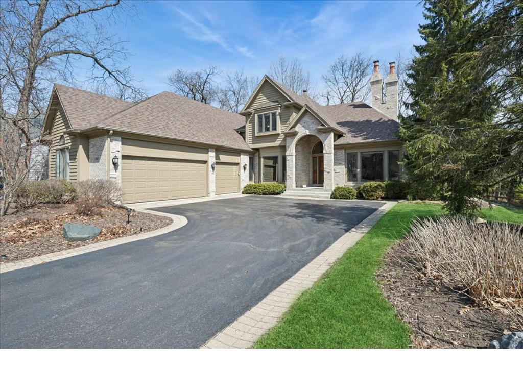 1065 Vineyard Dr., Gurnee, IL 60031