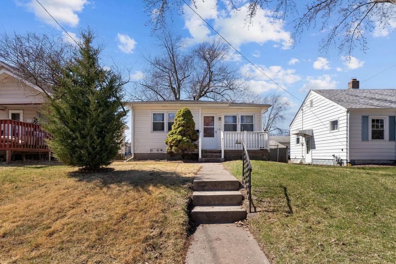 1921 33rd St., Moline, IL 61265