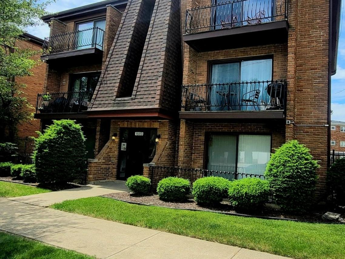 1889 Michigan City Rd. #3E, Calumet City, IL 60409